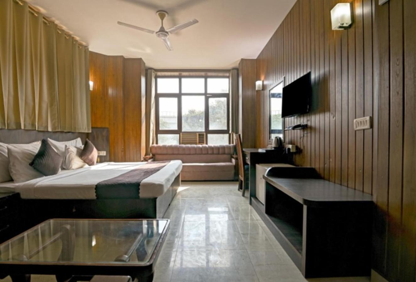 Fabhotel Prime The Rivlet Mg Road Gurgaon Exterior photo